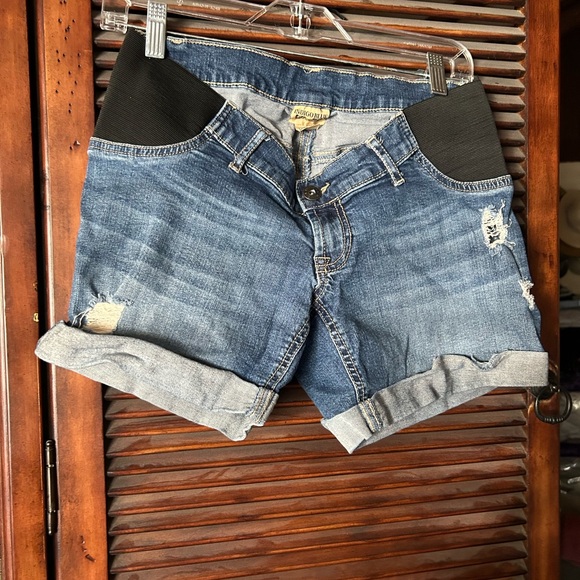 2 pairs of maternity jeans and 1 pair of maternity jean shorts. - Picture 5 of 10